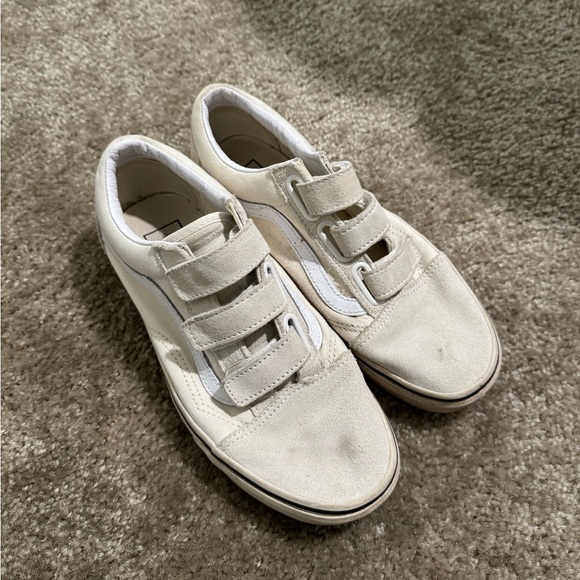 VANS - Picture 2 of 4